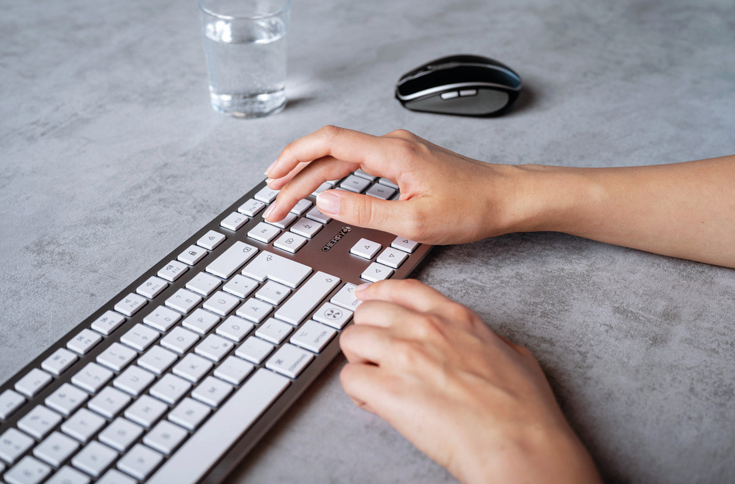 Cherry KW 9100 Slim Wireless Keyboard for MAC QWERTY UK Silver/White JK-9110GB-1