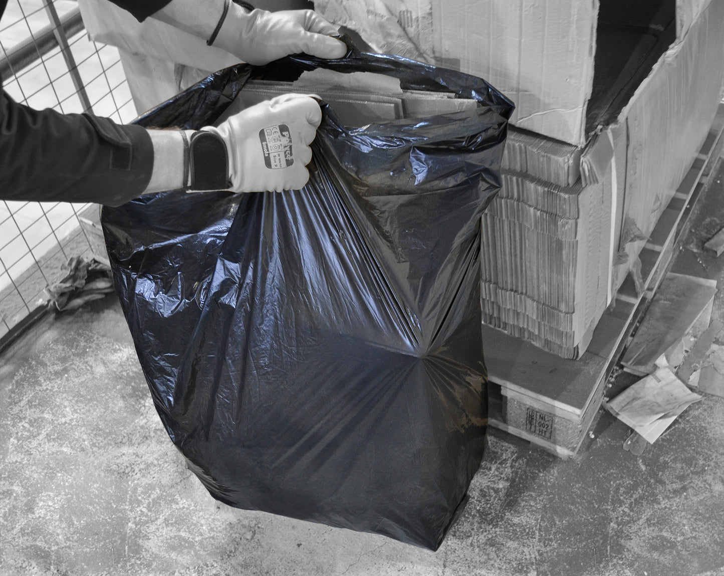 Refuse Sacks Medium Duty 90L Black (Pack of 200) EW/BAG