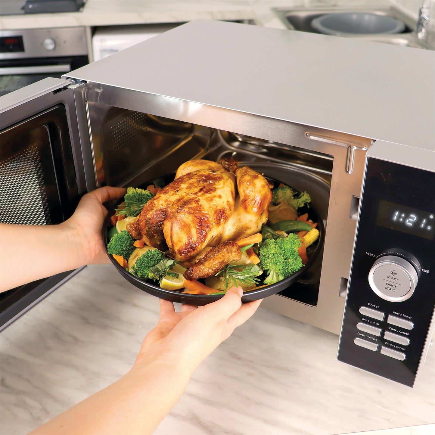 Statesman 30L 900W Digi Combi Microwave Silver SKMC0930SS
