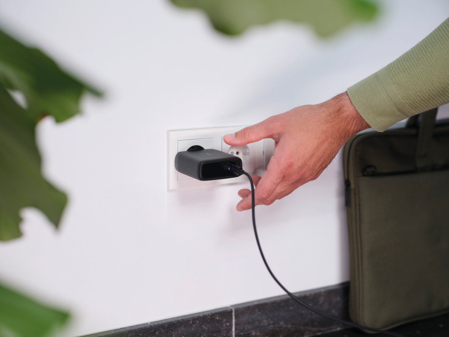 Trust Maxo USB-C Charger 100W UK Black 25209