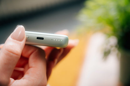 Verbatim Charge 'n' Go Magnetic Wireless Power Bank 10000mAh Green