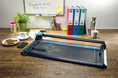 Avery A2 Precision Trimmer (640mm Cutting Length, 30 Sheet Capacity) P640