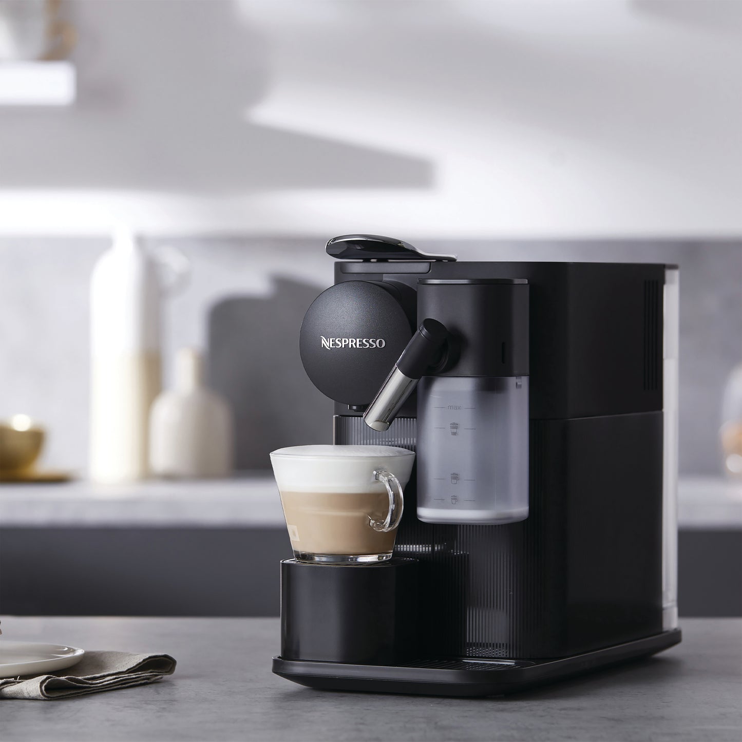 Nespresso Lattissima One Coffee Machine Black EN510.B