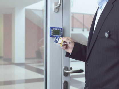 Durable Security Pass Holder with Badge Reel 54x85mm Clear (Pack of 10) 801119