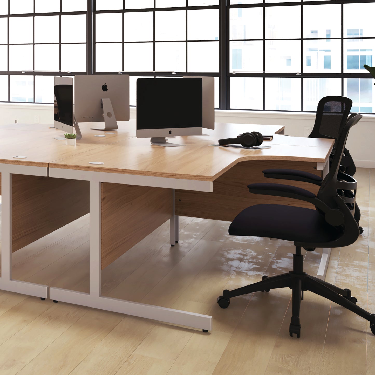 First Rectangular Cantilever Desk 1800x800x730mm Nova Oak/White KF803539